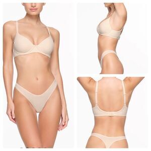 NWT Skims 40E Fits Everybody Full Coverage T-Shirt Bra in “Sand”